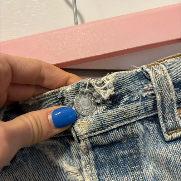 VINTAGE Levi’s Distressed Shredded Denim Shorts - Picture 4 of 12